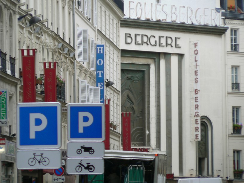 Follies Bergere: Les Follies Bergere 002